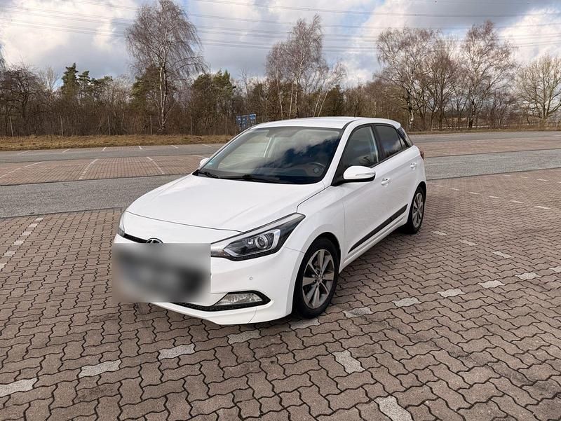 Gebraucht Hyundai i20 Active 90 PS (66 kW) 2017 Weiß Kleinwagen
