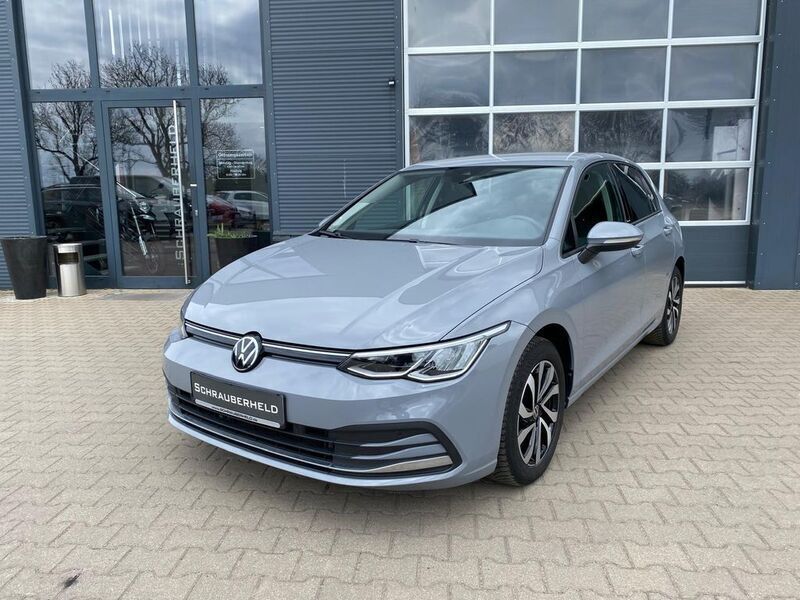 Grau Gebraucht 2022 VW Golf VIII Active Limousine | 24.950 € (Fairer Preis) - Bild 1/4