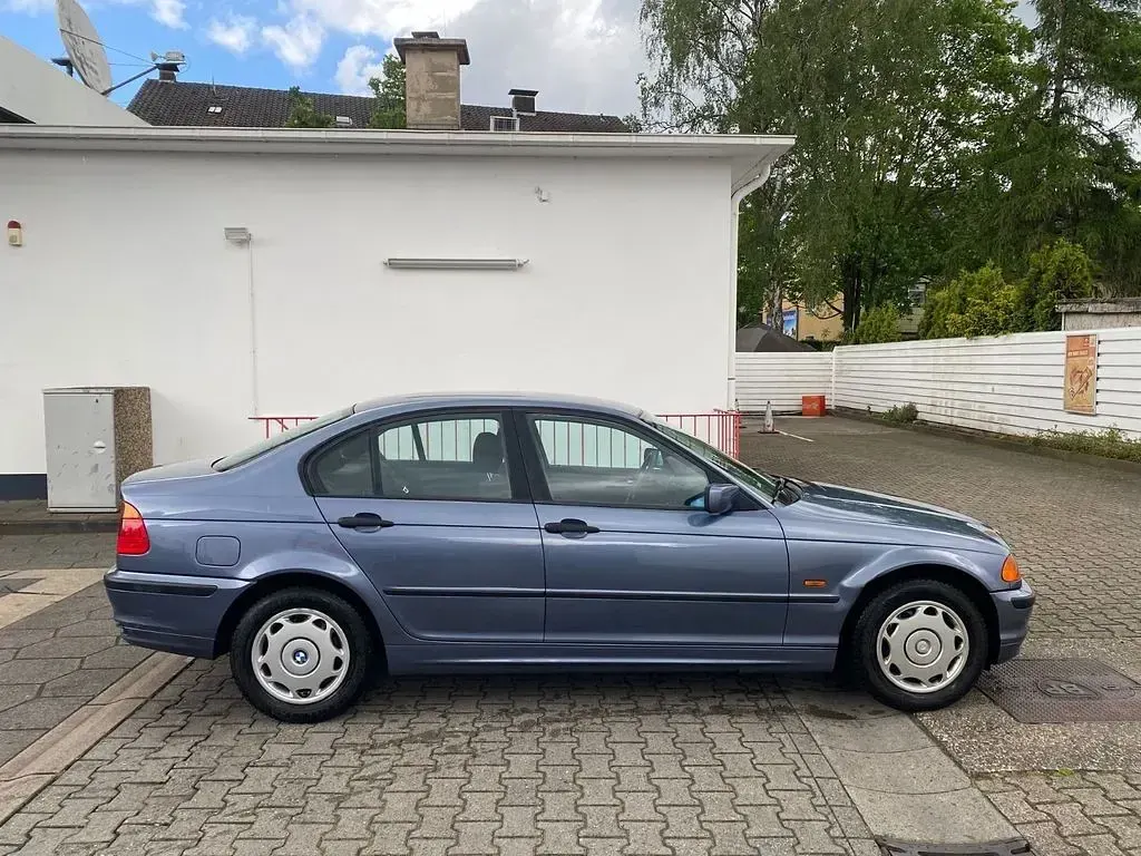 Brugt BMW 318 116 HK (85 kW) 1998 Blå Sedan