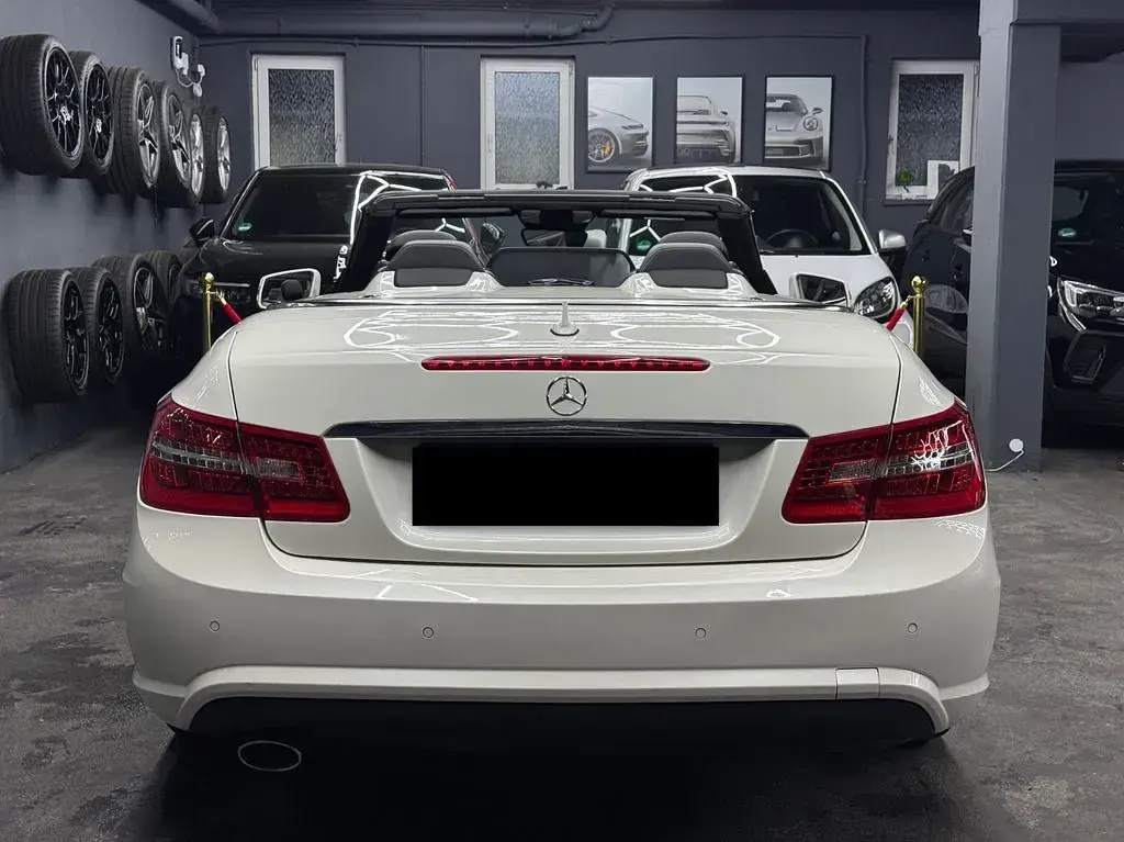 Gebraucht Mercedes E250 AMG line 204 PS (150 kW) 2010 Weiß Cabrio