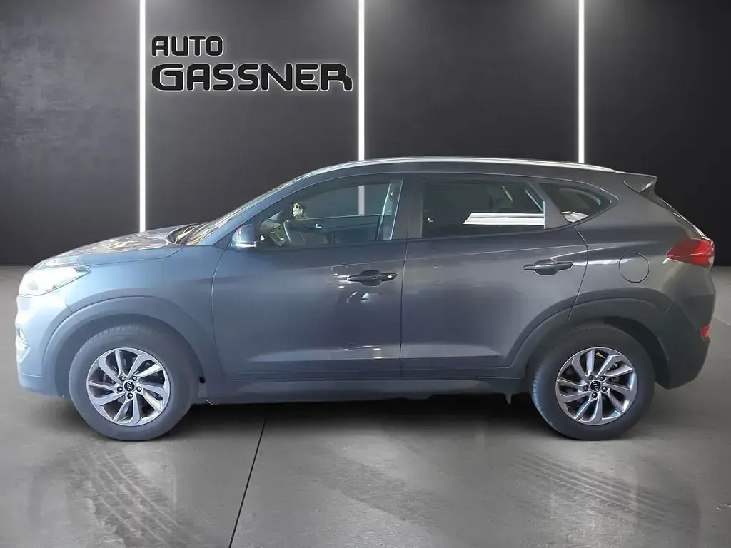 Gebraucht Hyundai Tucson Trend 132 PS (97 kW) 2017 Grau SUV