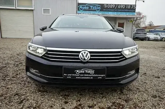 Gebraucht VW Passat Comfortline 190 PS (139 kW) 2015 Deep black perleffekt Kombi
