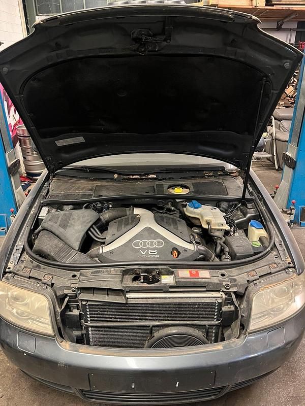 Grau Gebraucht 2003 Audi A6 Kombi | 3.900 € (Guter Preis) - Bild 1/4