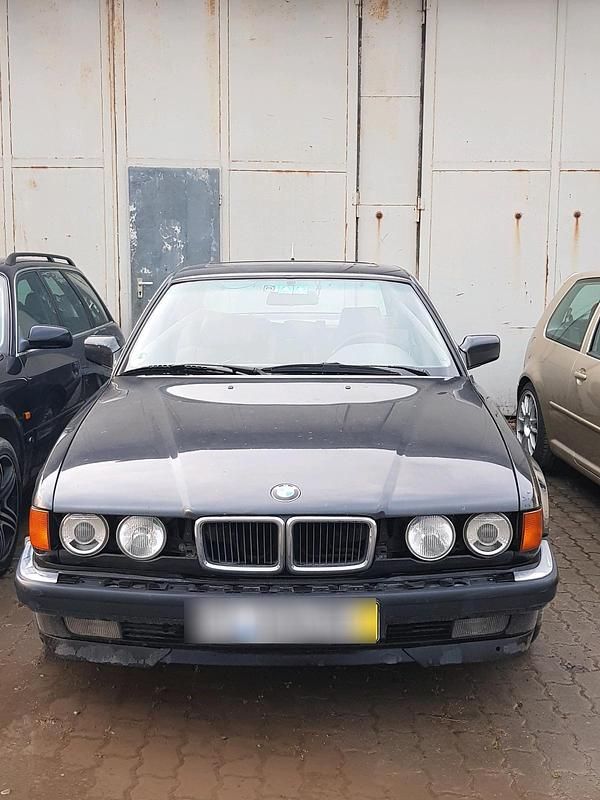 Schwarz Gebraucht 1992 BMW 730 Limousine | 5.800 € - Bild 1/4