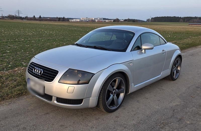 Second-hand Audi TT 179 CP (131 kW) 1999 Argintiu Coupe