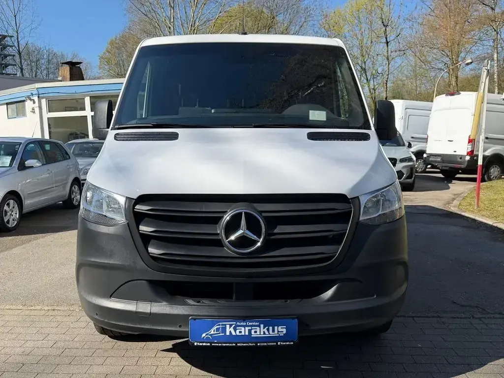 Używany Mercedes Sprinter 143 KM (105 kW) 2021 Biały Van