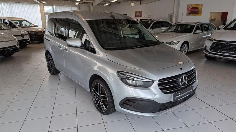 Gebraucht Mercedes 180 Progressive 116 PS (85 kW) 2023 Helvinsilber Limousine