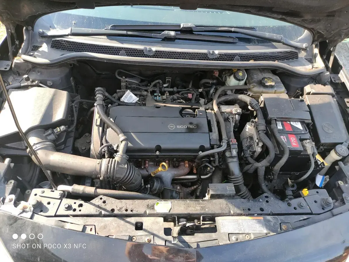 Second-hand Opel Astra 180 CP (132 kW) 2011 Negru Break