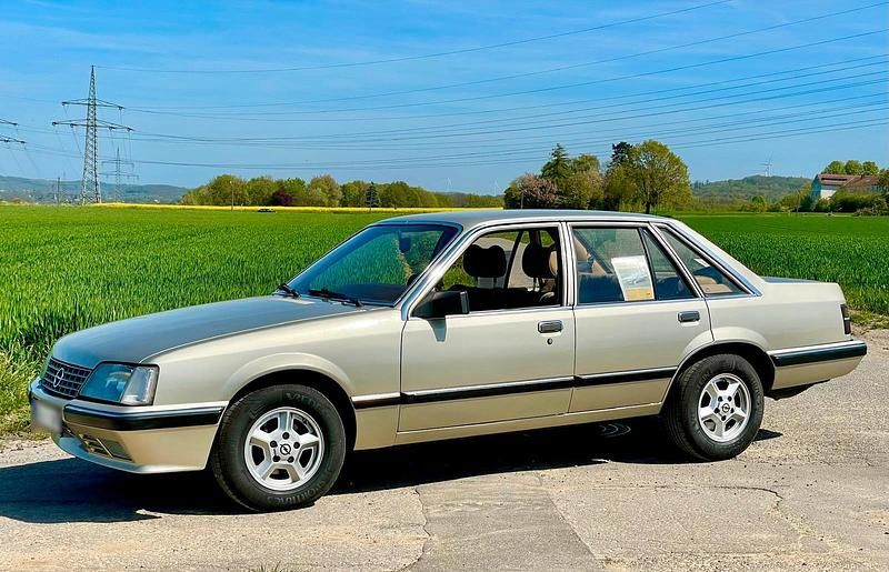 Occasion Opel Senator 140 ch (102 kW) 1986 Doré Berline