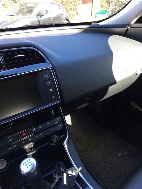 Gebraucht Jaguar XE 179 PS (131 kW) 2016 Grün Limousine