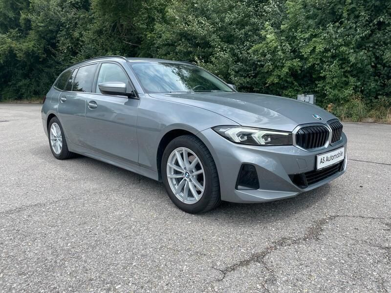 Grau Gebraucht 2023 BMW 320 Shadowline Kombi | 29.490 € (Guter Preis) - Bild 1/4