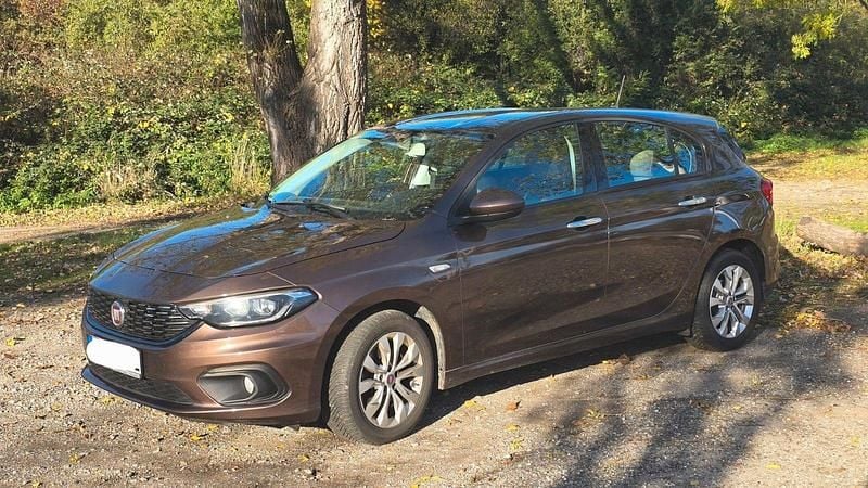 Gebraucht Fiat Tipo Lounge 95 PS (69 kW) 2016 Braun Limousine