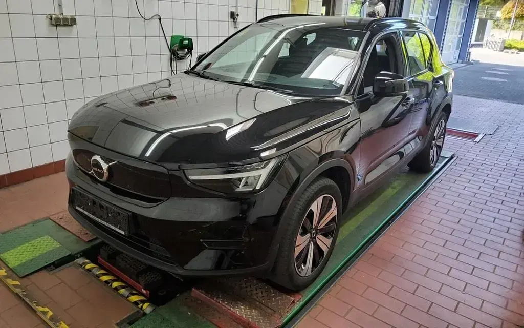 Gebraucht Volvo XC40 Core 169 kW (231 PS) 2023 Stone SUV