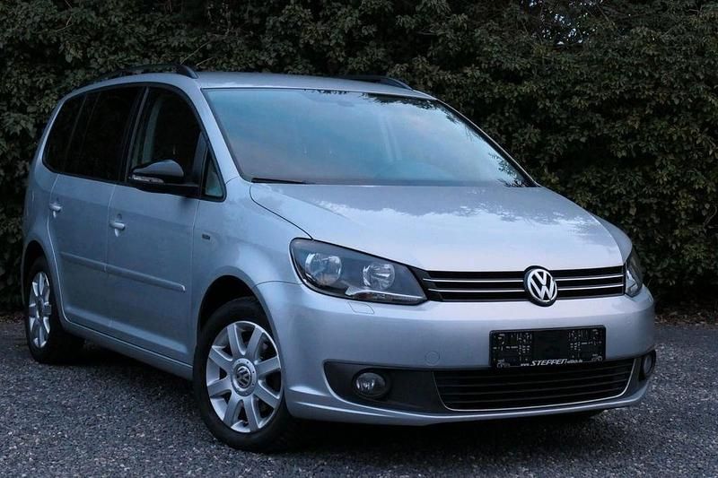 Gebraucht VW Touran Match 105 PS (77 kW) 2013 Silber Van / Kleinbus