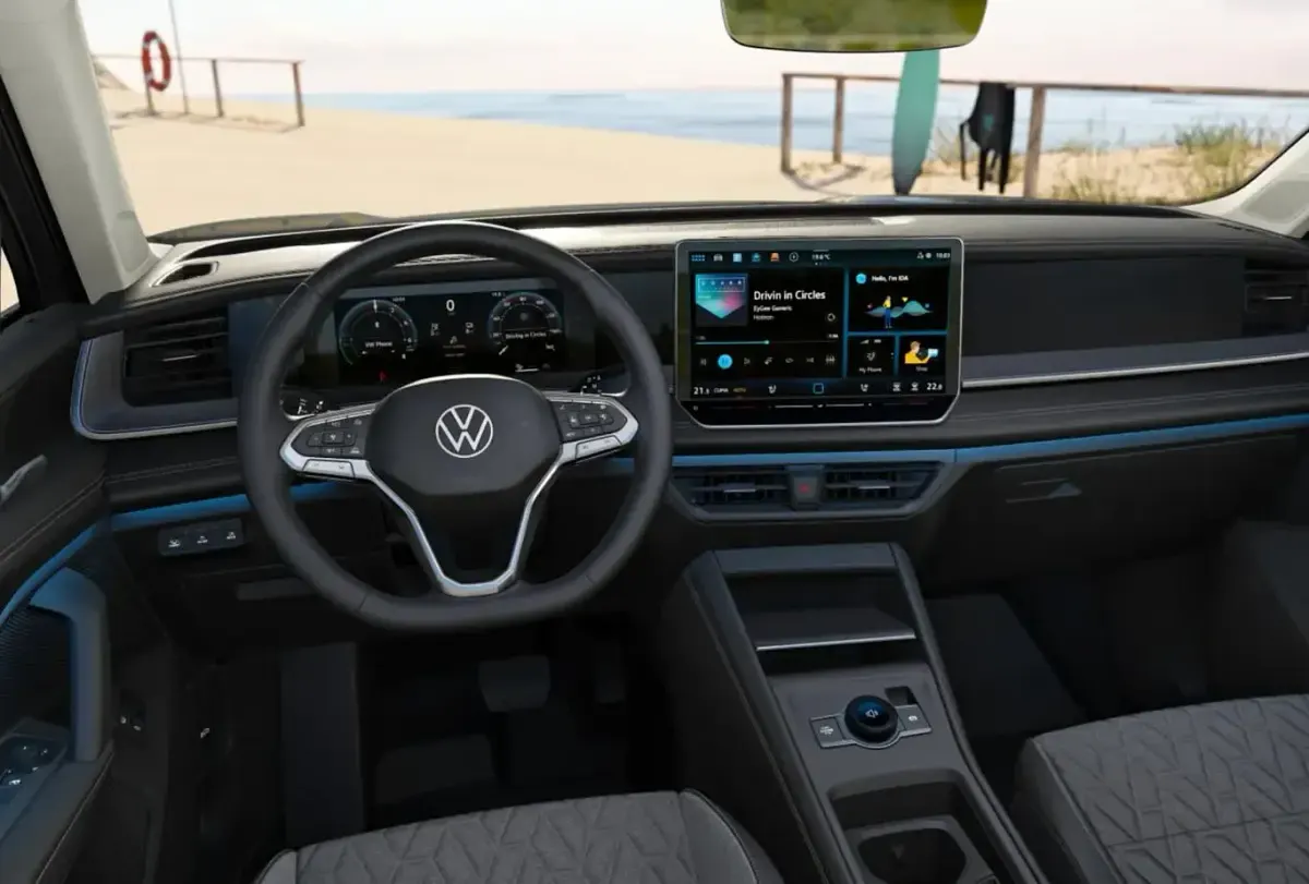 Neu VW Tayron IQ Drive 150 PS (110 kW) 2026 Delfingrau metallic SUV