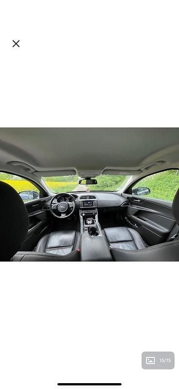 Gebraucht Jaguar XE 180 PS (132 kW) 2016 Blau Limousine