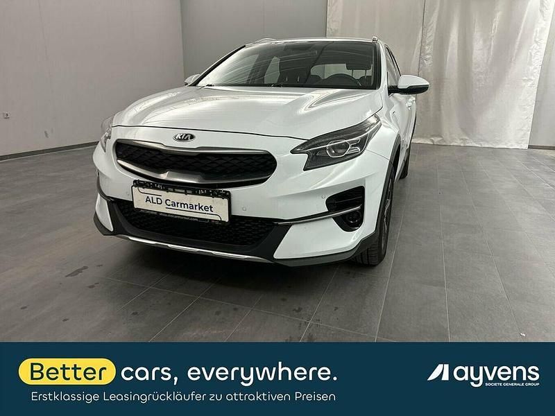 Weiß Gebraucht 2021 Kia XCeed Vision SUV | 16.480 € (Guter Preis) - Bild 1/4