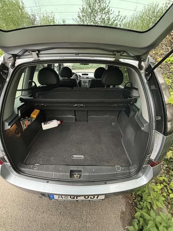 Grau Gebraucht 2007 Opel Meriva Van / Kleinbus | 1.750 € (Fairer Preis) - Bild 1/4