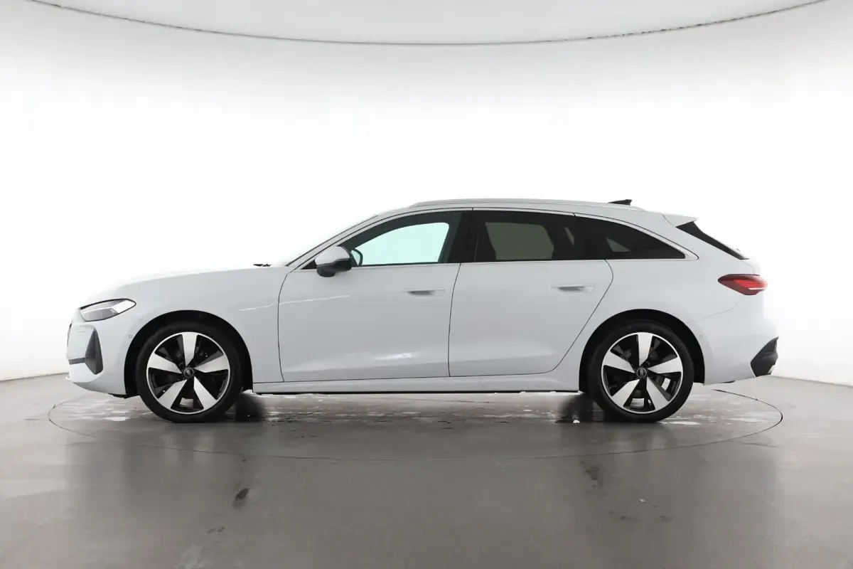 Gebraucht Audi A5 Comfort 204 PS (150 kW) 2025 Gletscherweiss Kombi