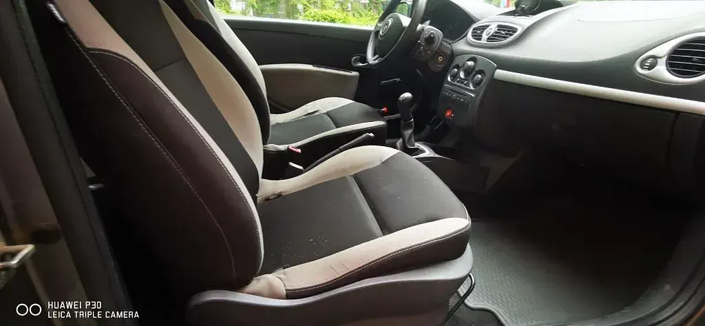 Gebraucht Renault Clio Expression 75 PS (55 kW) 2012 Grau Kleinwagen