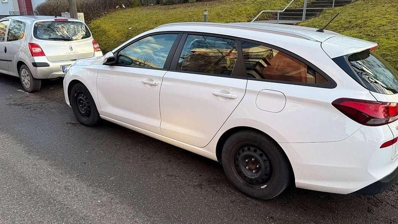 Gebraucht Hyundai i30 116 PS (85 kW) 2019 Weiß Kombi