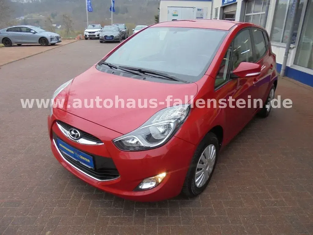 Gebraucht Hyundai ix20 Edition 90 PS (66 kW) 2015 Rot Kleinwagen