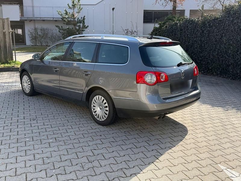 Gebraucht VW Passat Highline 140 PS (102 kW) 2007 Gold Kombi