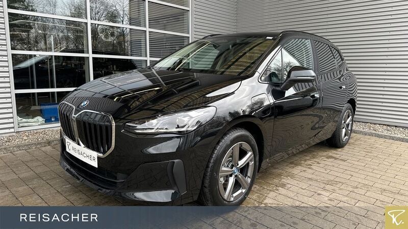Saphirschwarz metallic Neu 2025 BMW 225 Active Tourer Sport Line Van / Kleinbus | 45.490 € (Guter Preis) - Bild 1/4