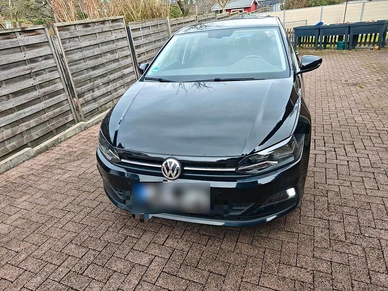 Gebraucht VW Polo Comfortline 75 PS (55 kW) 2018 Schwarz Kleinwagen