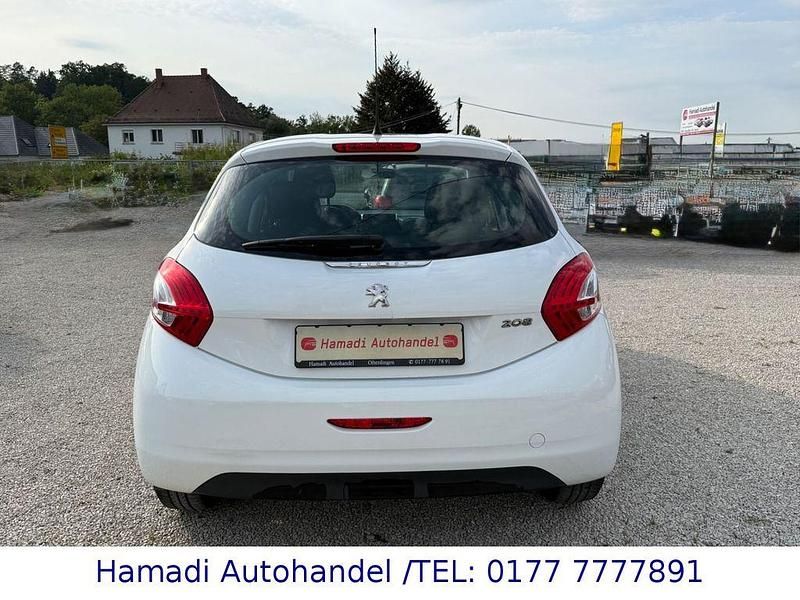 Gebraucht Peugeot 208 Active 82 PS (60 kW) 2013 Weiß Kleinwagen