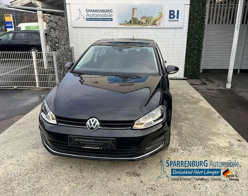 Schwarz Gebraucht 2016 VW Golf VII Kleinwagen | 13.949 € (Guter Preis) - Bild 1/4