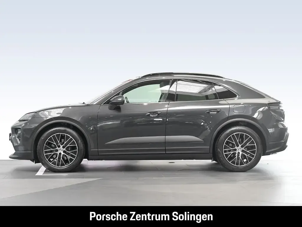 Neu Porsche Macan 4 Electric 300 kW (408 PS) 2026 Silber SUV