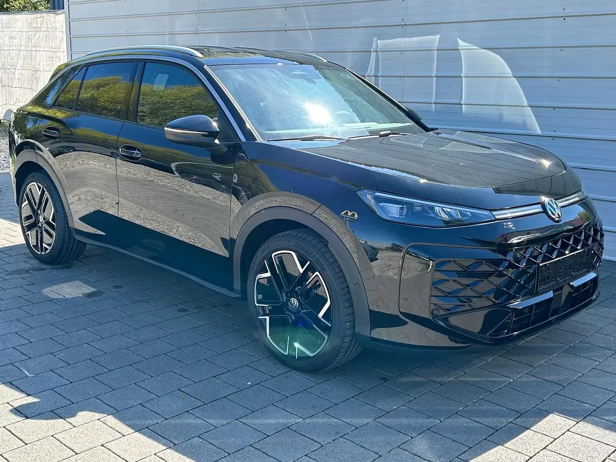 Gebraucht VW T-Roc R-line 150 PS (110 kW) 2026 SUV