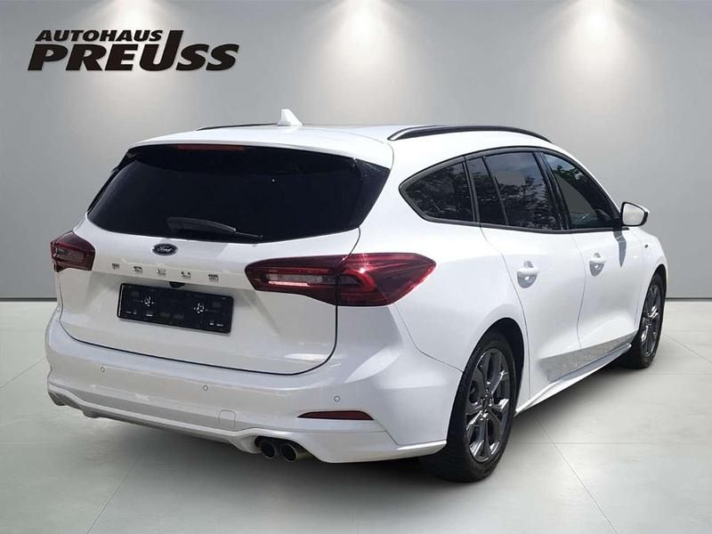 Gebraucht Ford Focus ST-Line X 125 PS (91 kW) 2024 Weiß Limousine