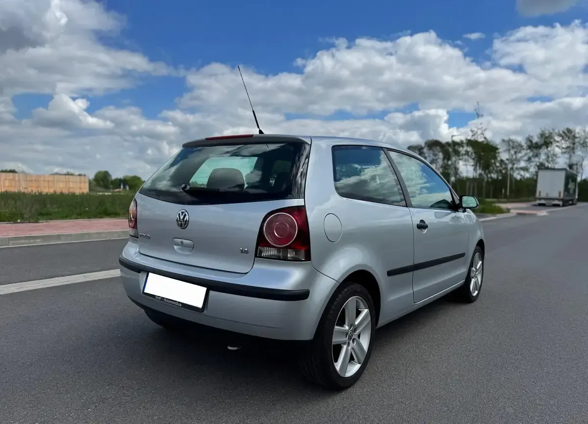 Gebraucht VW Polo 75 PS (55 kW) 2005 Silber Kleinwagen