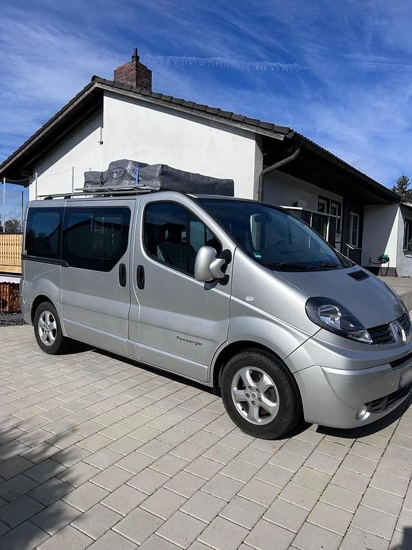 Gebraucht Renault Trafic 145 PS (106 kW) 2008 Silber Van / Kleinbus