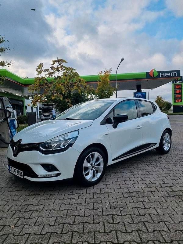 Weiß Gebraucht 2016 Renault Clio IV LIMITED Kleinwagen | 5.450 € (Superpreis) - Bild 1/4
