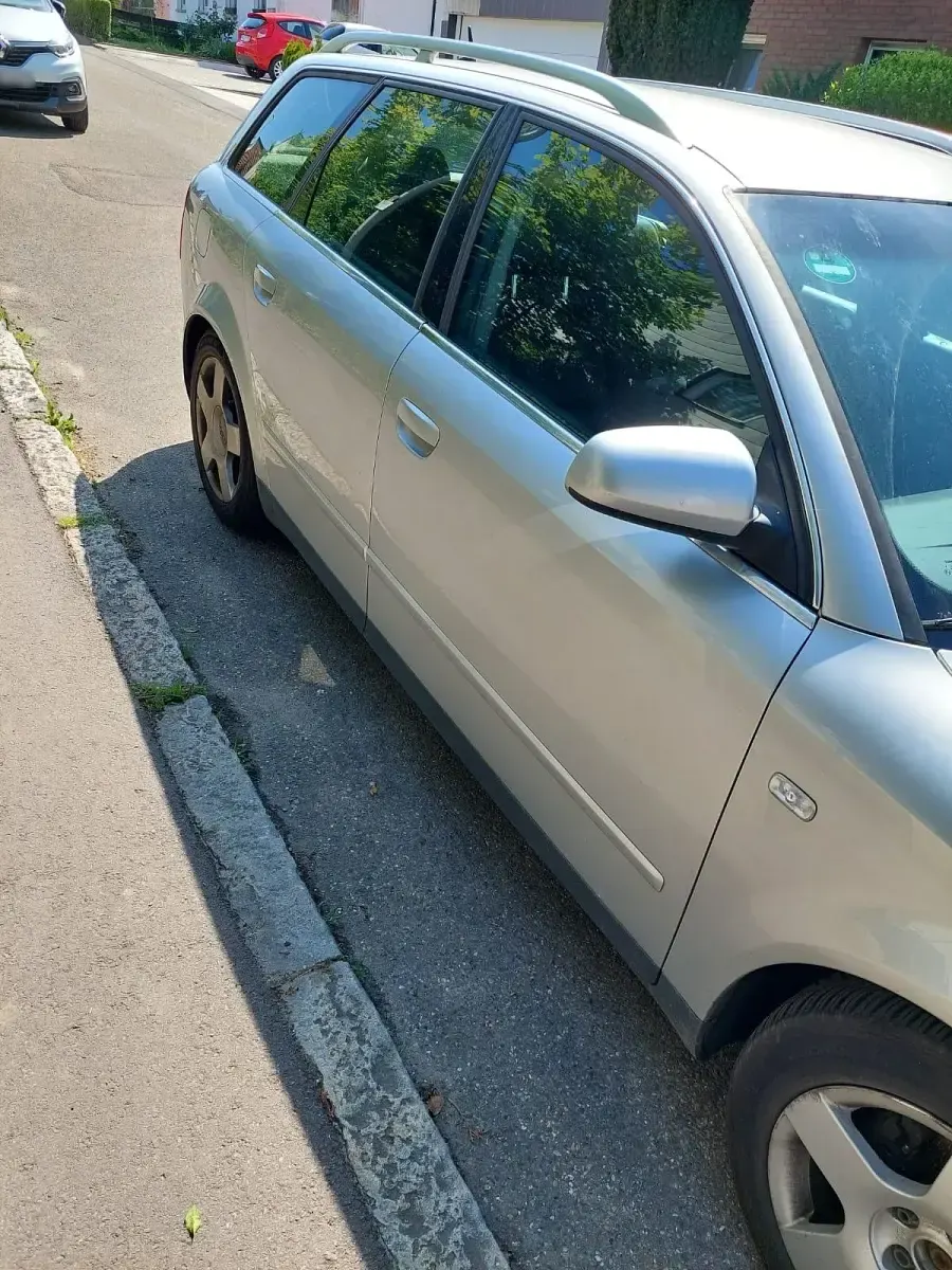 Gebraucht Audi A4 130 PS (95 kW) 2002 Silber Kombi