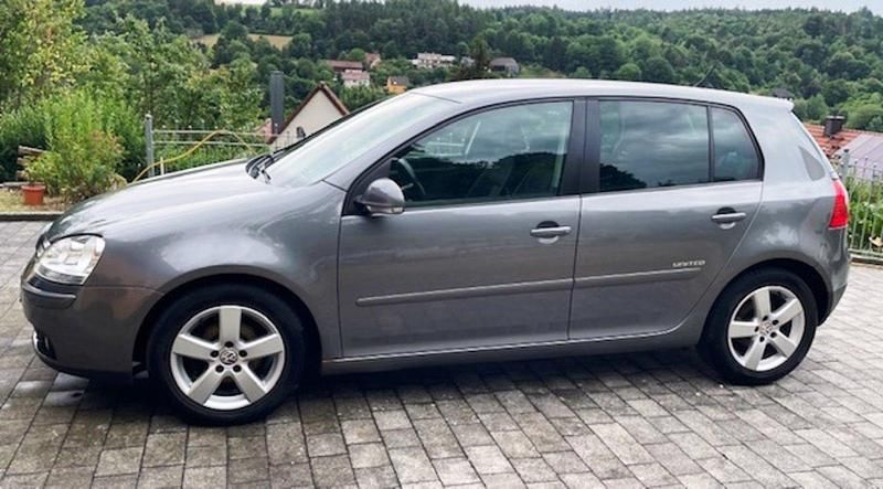 Grau Gebraucht 2008 VW Golf V United Limousine | 3.490 € (Fairer Preis) - Bild 1/4