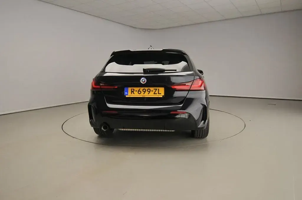Gebraucht BMW 118 Performance 136 PS (100 kW) 2022 Schwarz Kleinwagen