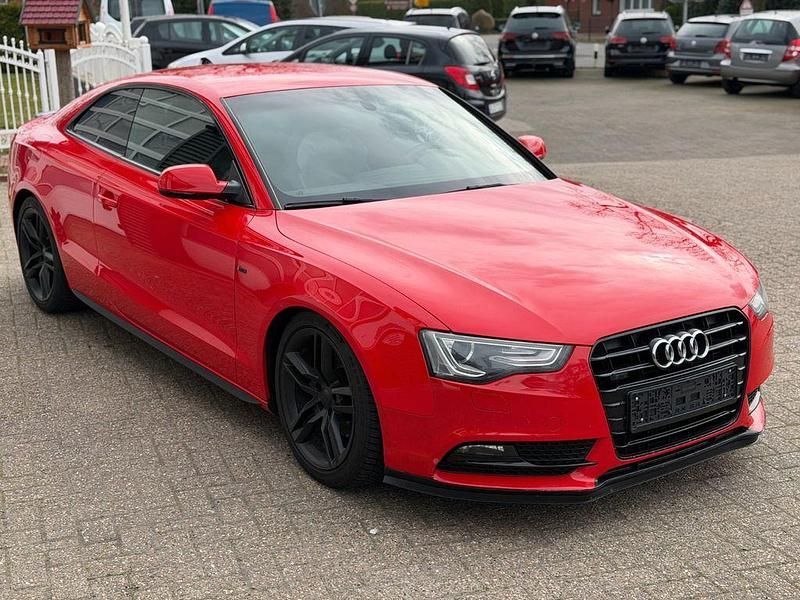 Gebraucht Audi A5 Sport 177 PS (130 kW) 2012 Rot Coupé