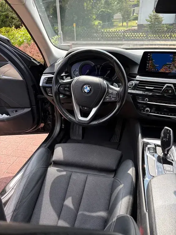 Gebraucht BMW 520 Sport Line 190 PS (139 kW) 2019 Schwarz Kombi