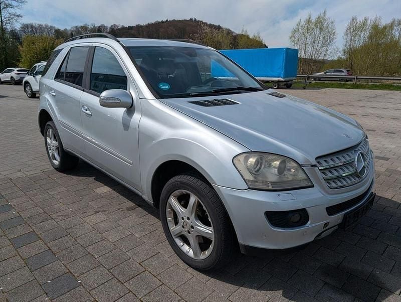 Gebraucht Mercedes ML280 190 PS (139 kW) 2006 Silber SUV