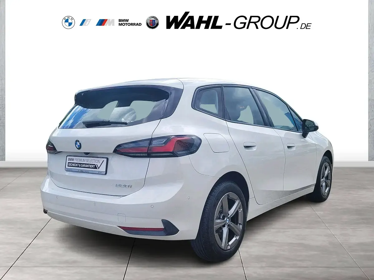Gebraucht BMW 220 Active Tourer Performance 170 PS (125 kW) 2025 Alpinweiß uni Van / Kleinbus