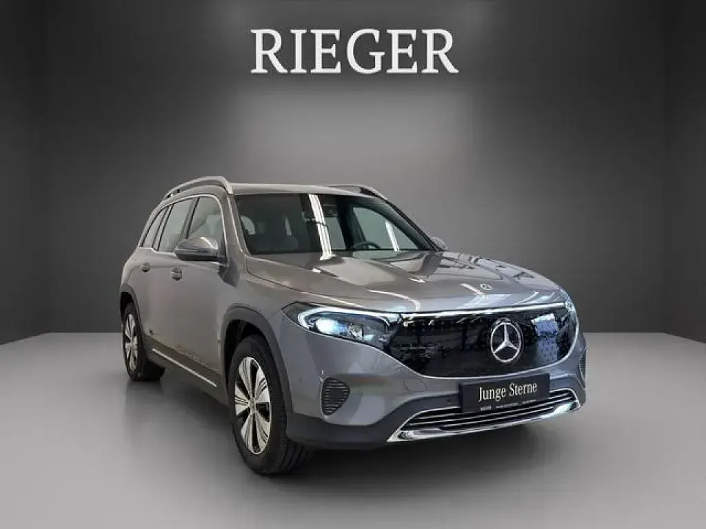 Gebraucht Mercedes EQB250 139 kW (190 PS) 2024 Metalliclack mountaingrau (metallic) SUV