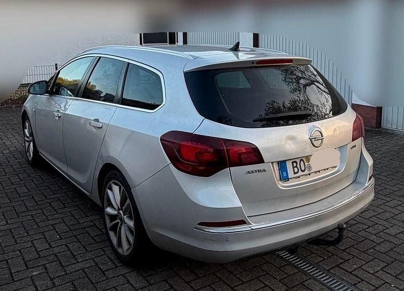 Gebraucht Opel Astra Edition 110 PS (80 kW) 2013 Silber Kombi
