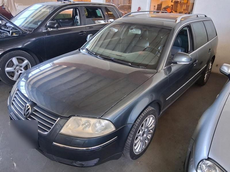 Second-hand VW Passat 163 CP (119 kW) 2004 Gri Break