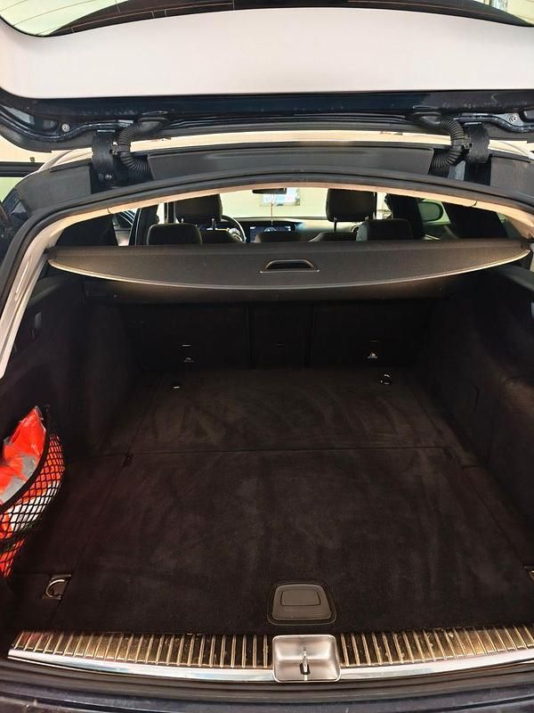 Gebraucht Mercedes E200 160 PS (117 kW) 2020 Blau Kombi