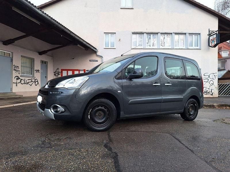 Grau Gebraucht 2015 Citroën Berlingo SELECTION Van / Kleinbus | 4.950 € (Superpreis) - Bild 1/4