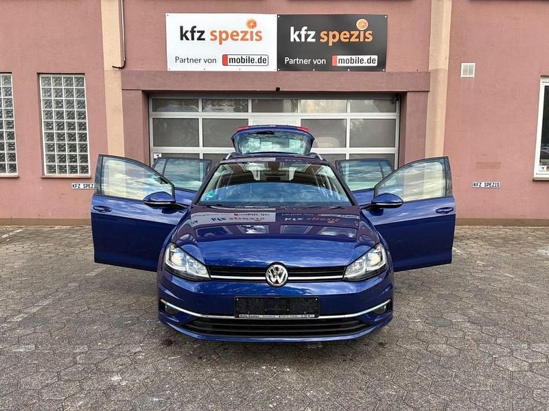 Blau Gebraucht 2018 VW Golf VII Join Kombi | 10.470 € (Fairer Preis) - Bild 1/4